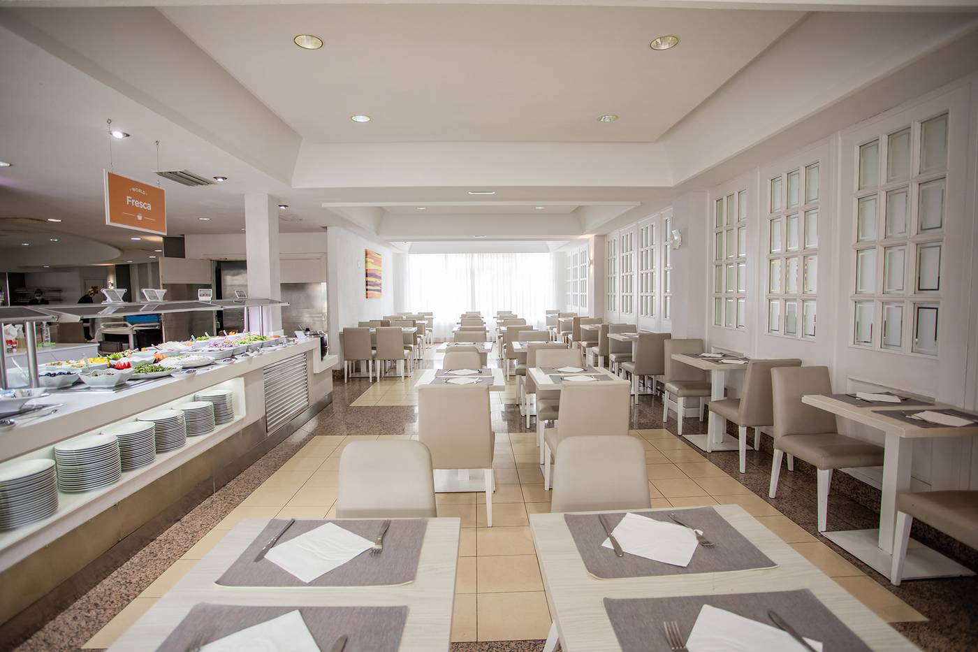 Servatur-Waikiki-Restaurant-51