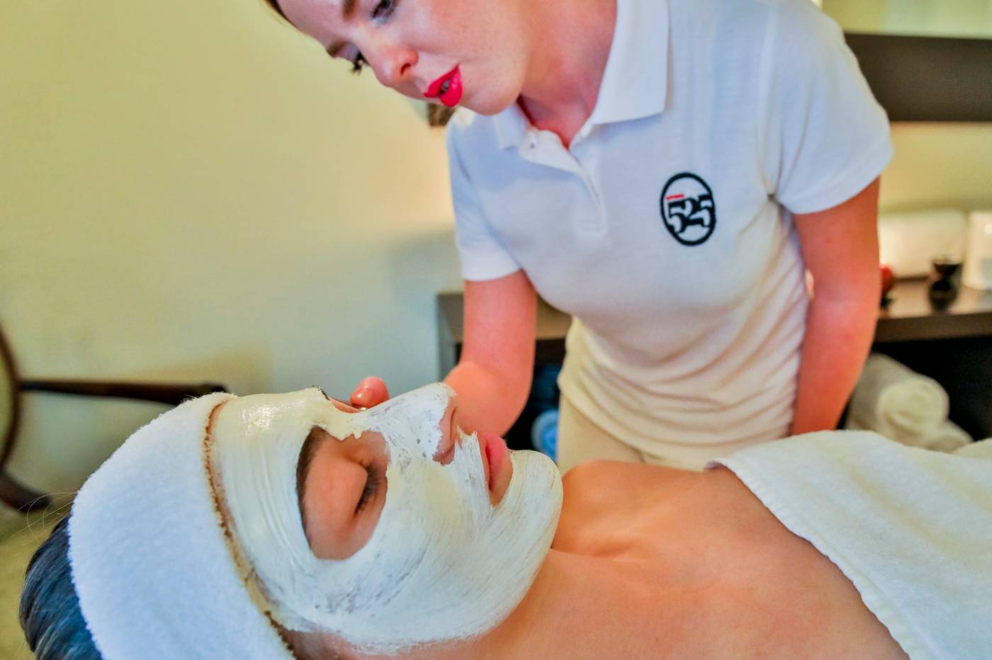 Hotel-525-Sports-and-Entertainment-58