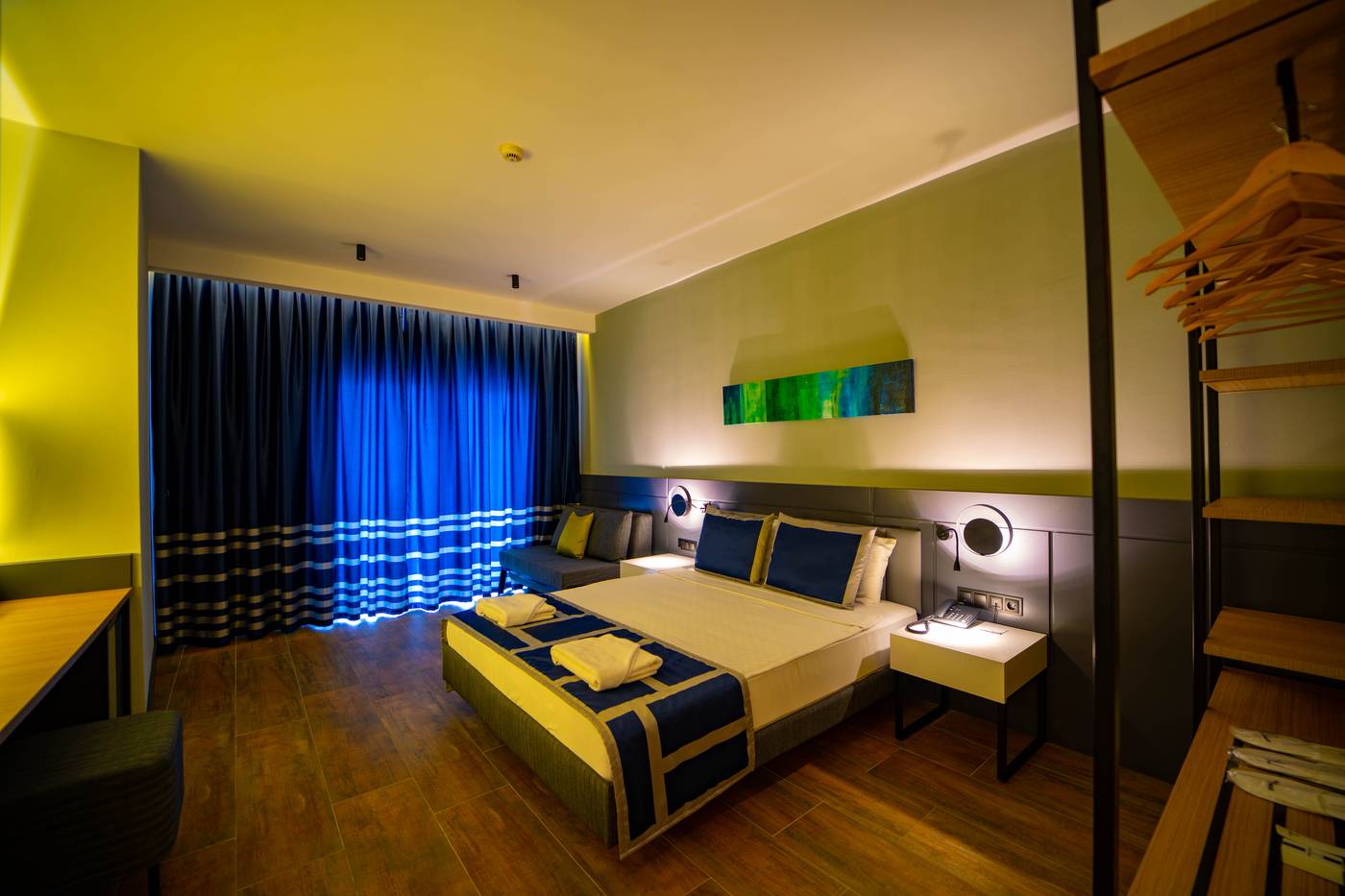 Nox-Inn-Deluxe-Hotel-Room-33