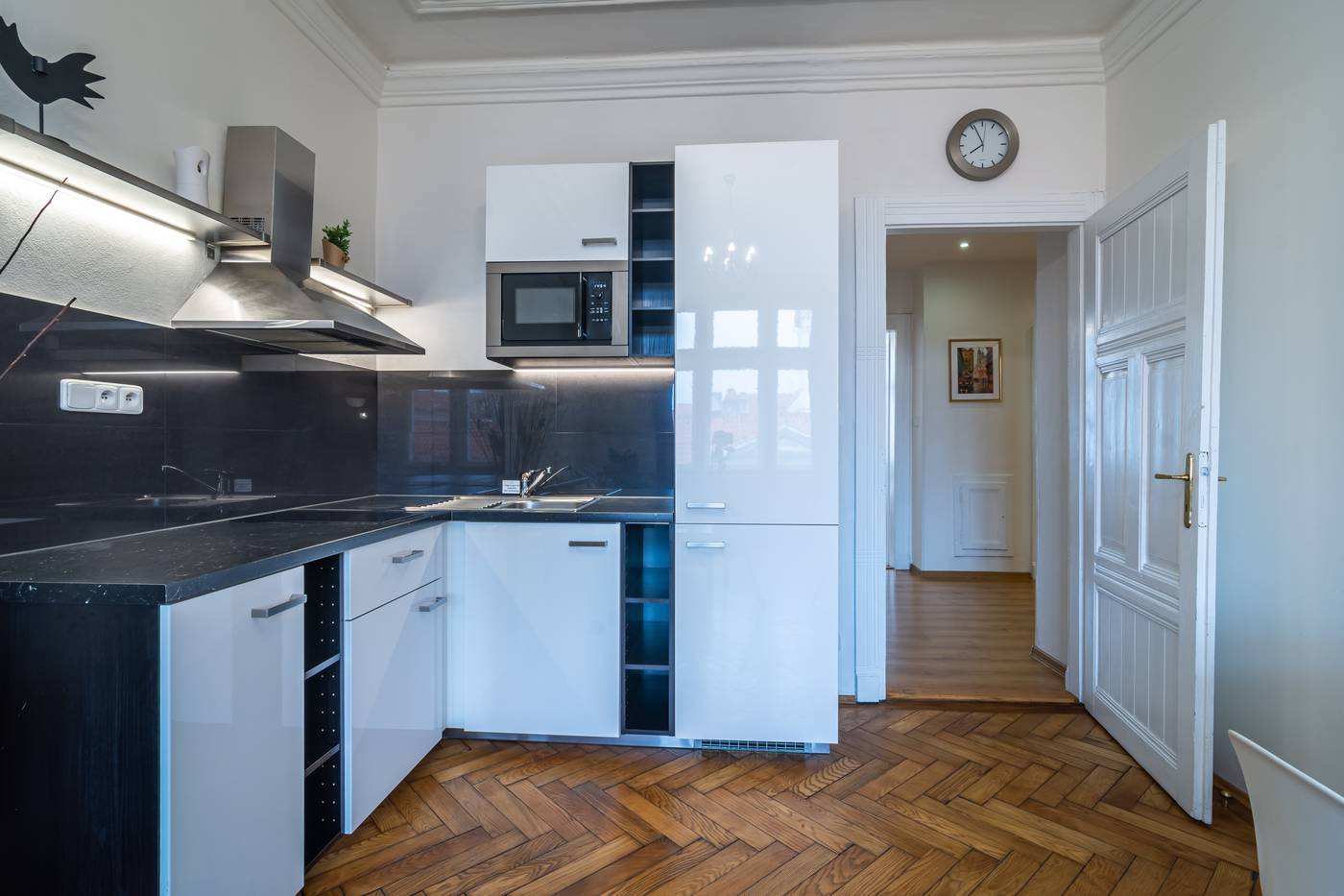 Royal-Road-Residence-Room-71