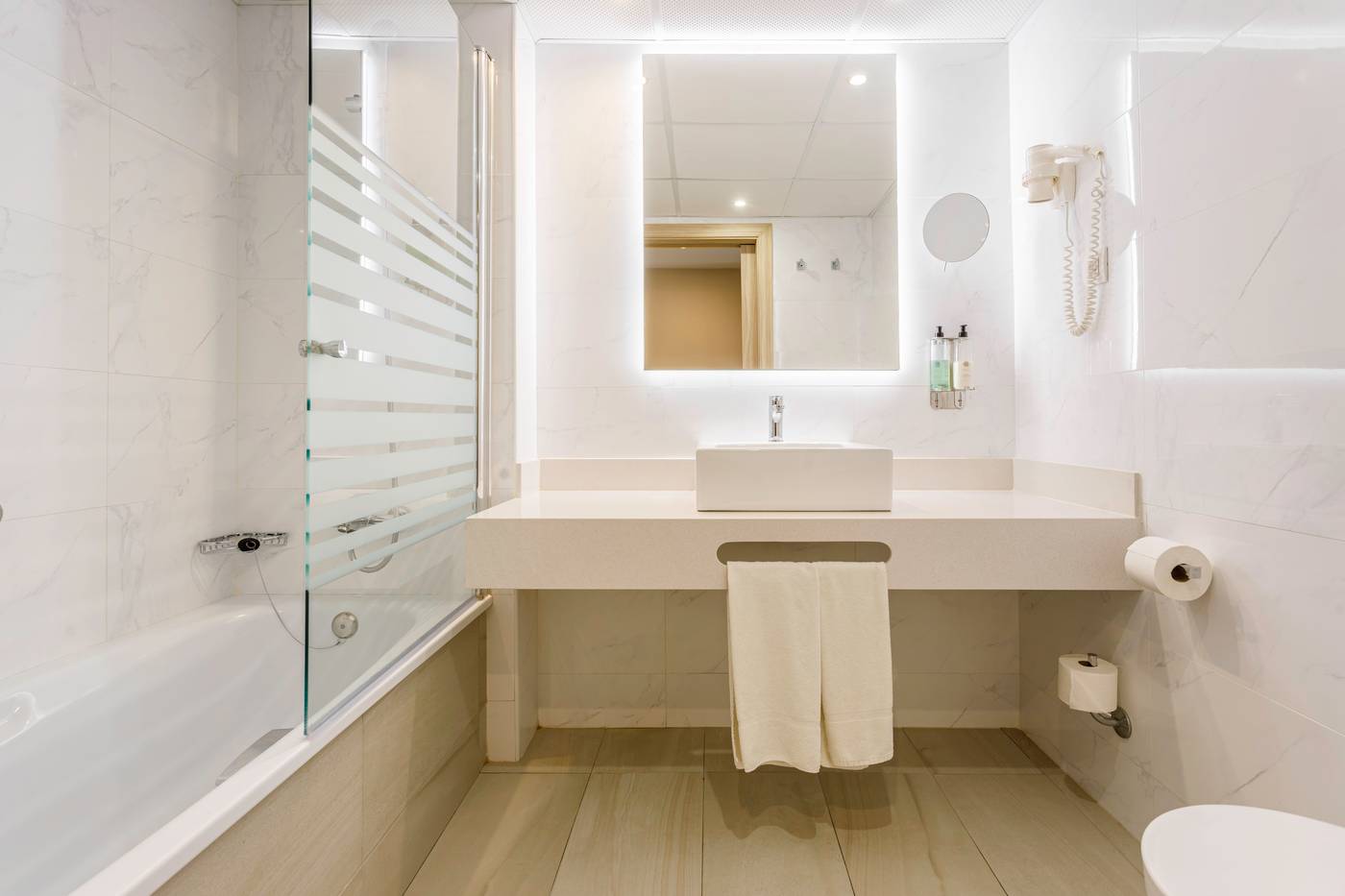 Best-Maritim-Room-24