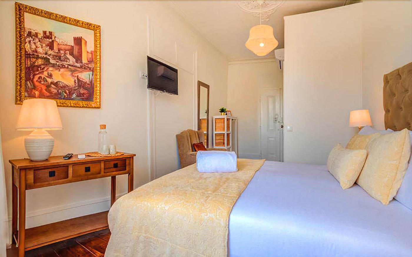 Solar-Dos-Poetas-Room-56