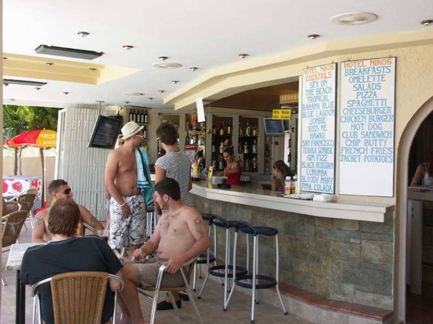 Nikos-Bar-8