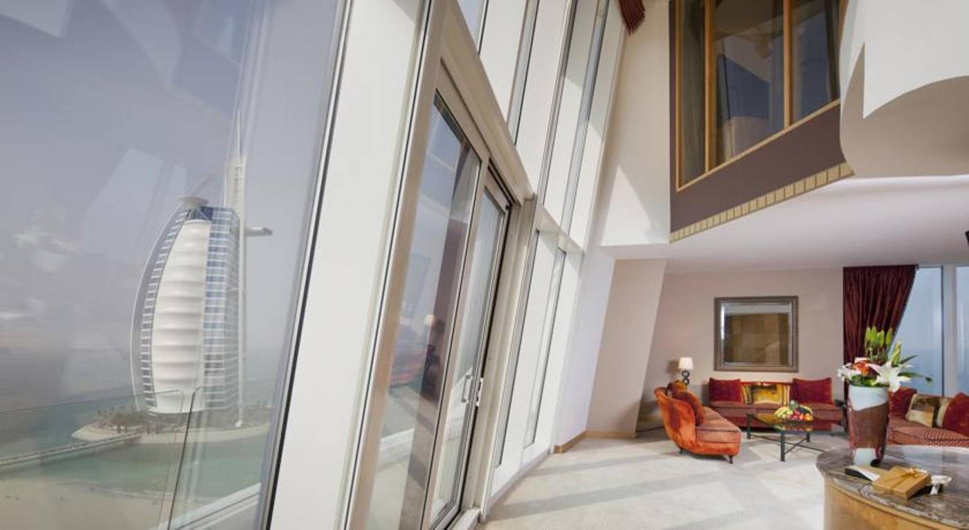 Jumeirah-Beach-Hotel-Lobby-41