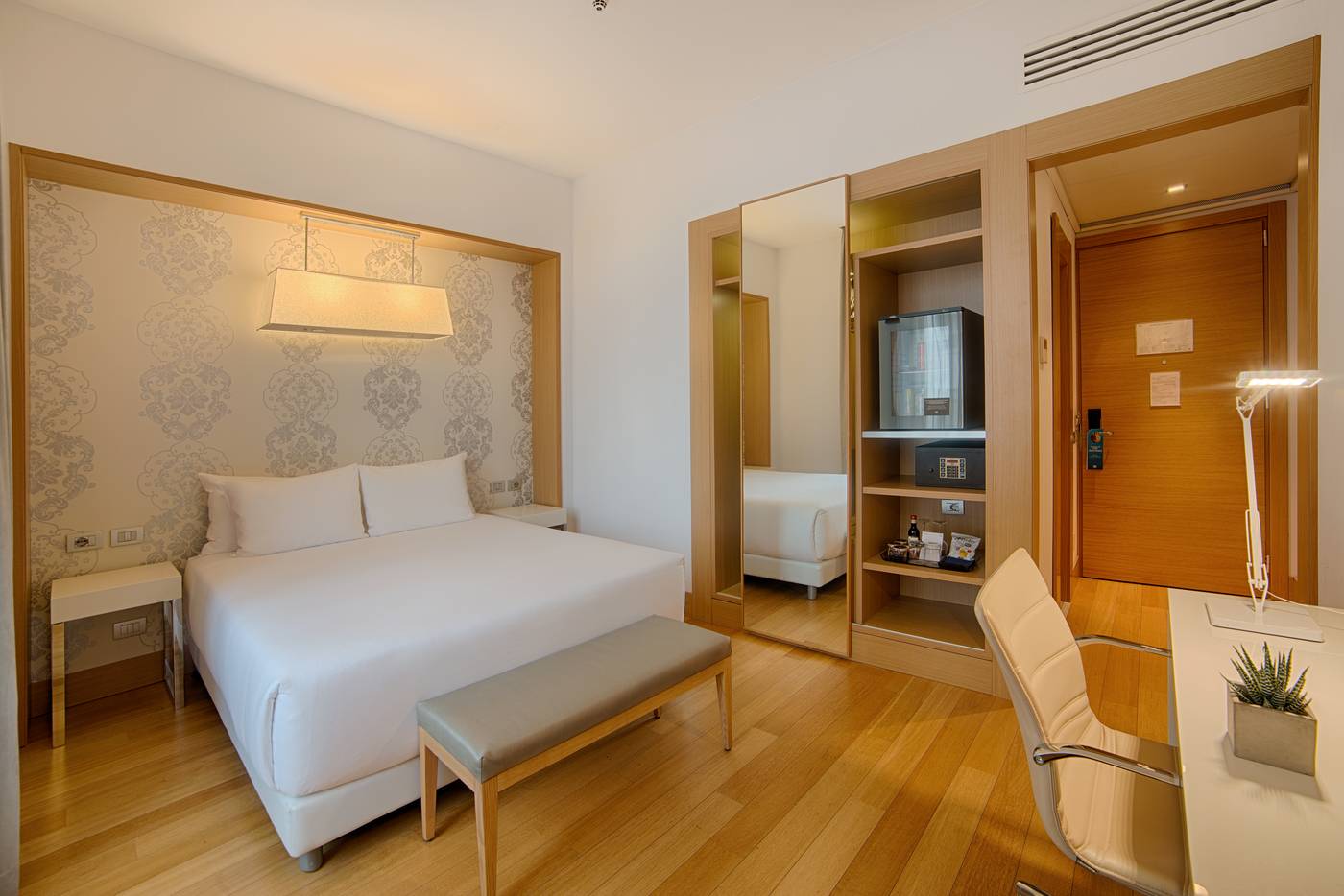 NH-Collection-Milano-Touring-Room-10