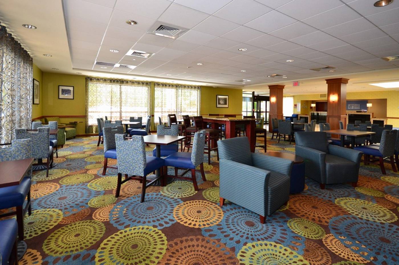Holiday-Inn-Express-Boston-Brockton-Restaurant-3
