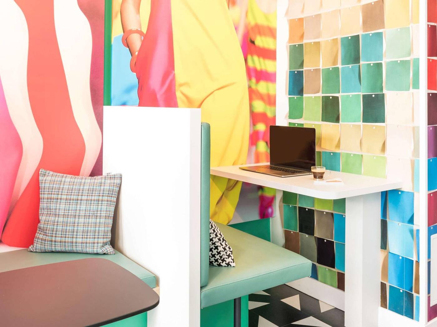 ibis-Styles-Paris-Gare-Saint-Lazare-Lobby-58