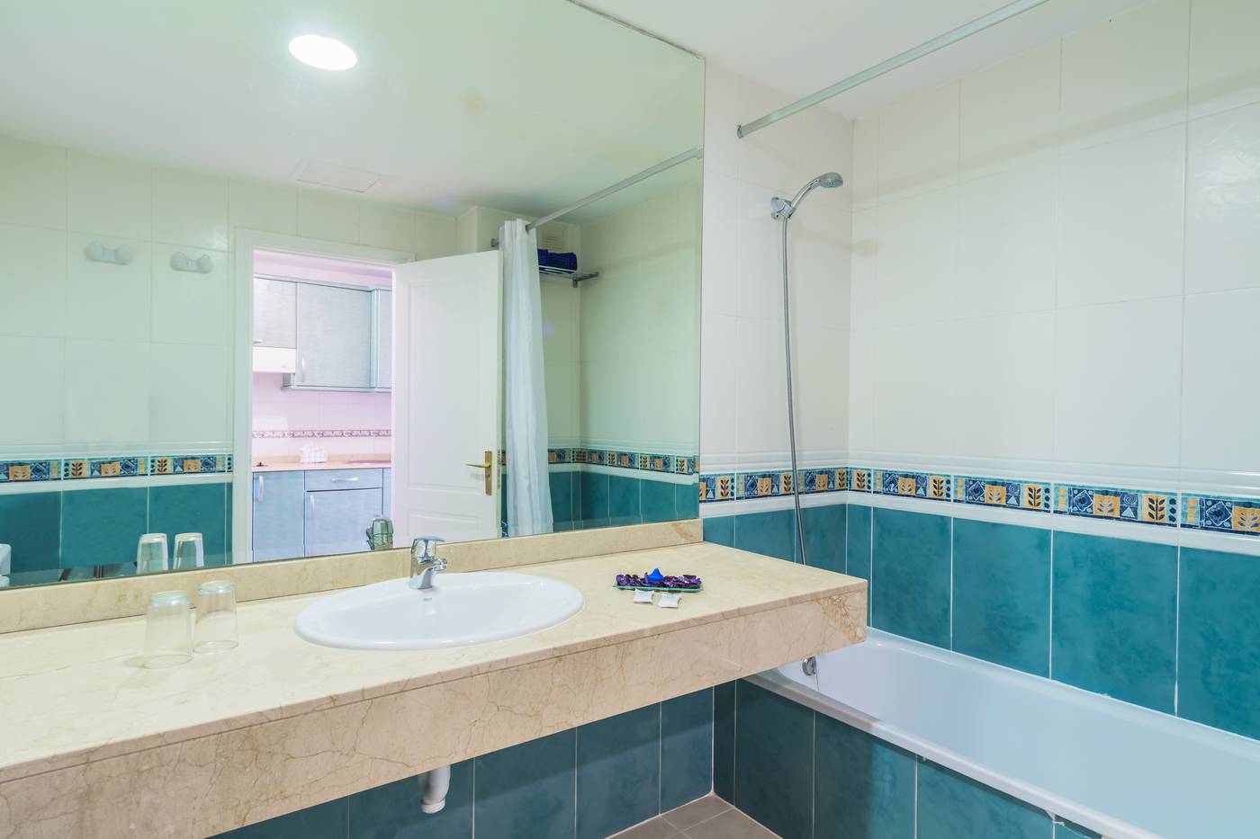 Oasis-Papagayo-Sport---Family-Room-41