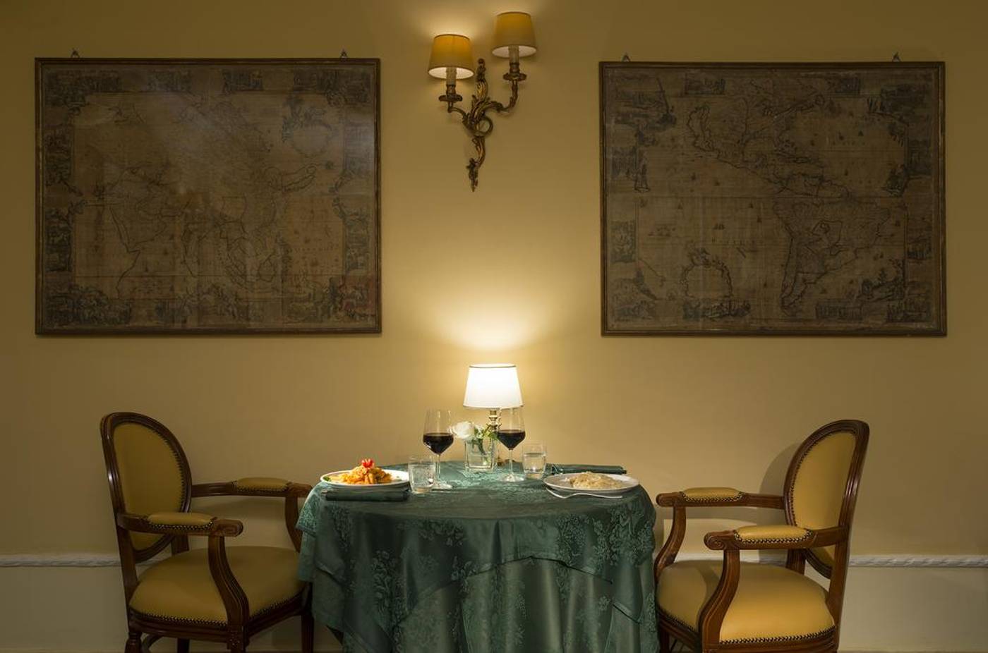 Hotel-Napoleon-Restaurant-12