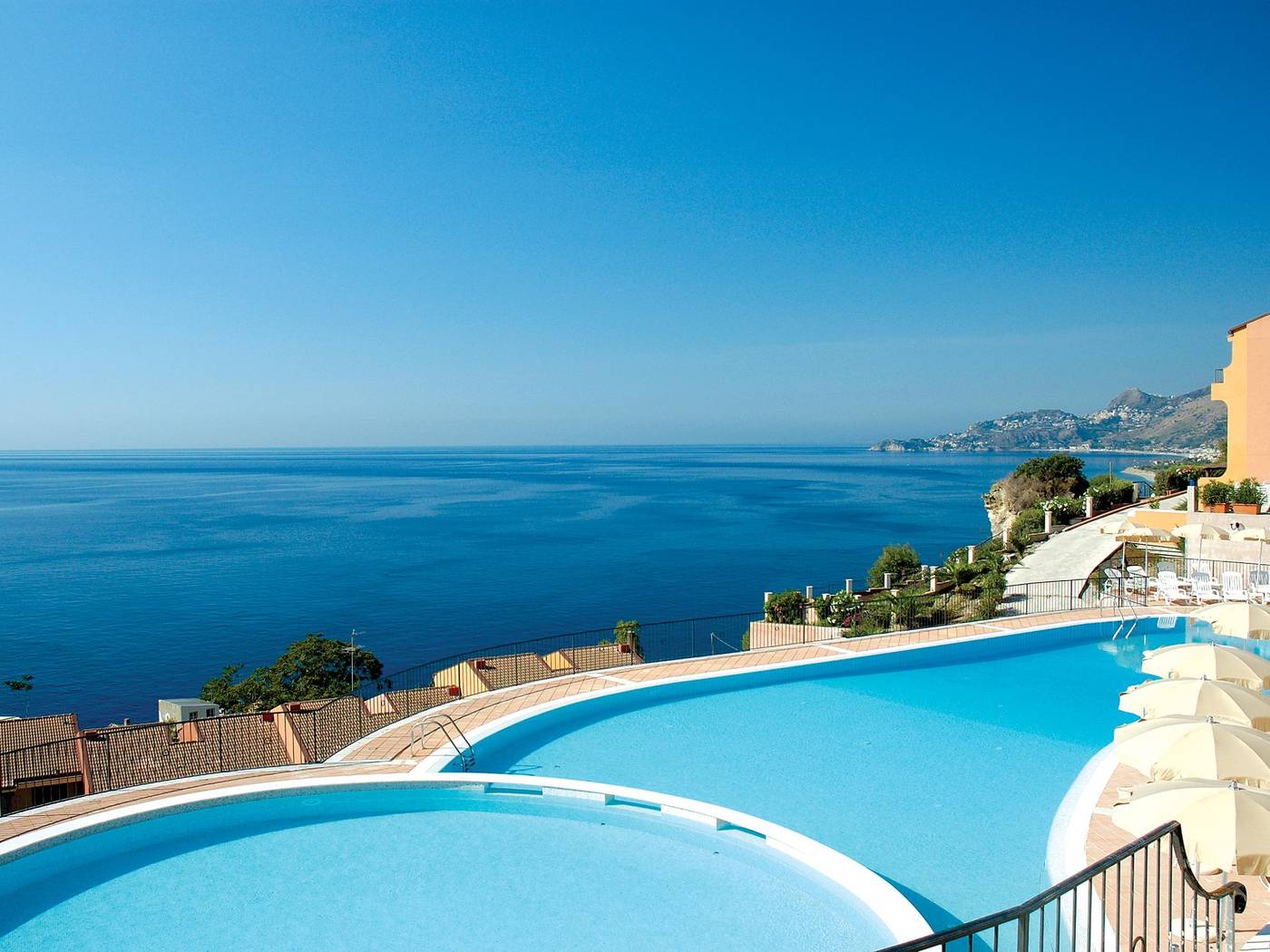 Hotel-Capo-dei-Greci-Pool-3