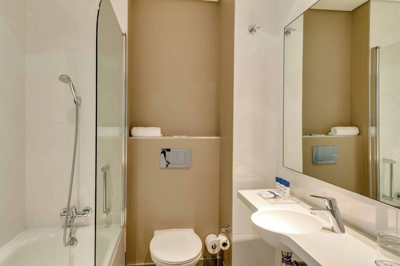 Protea-Hotel-Cape-Town-Waterfront-Breakwater-Lodge-Room-38