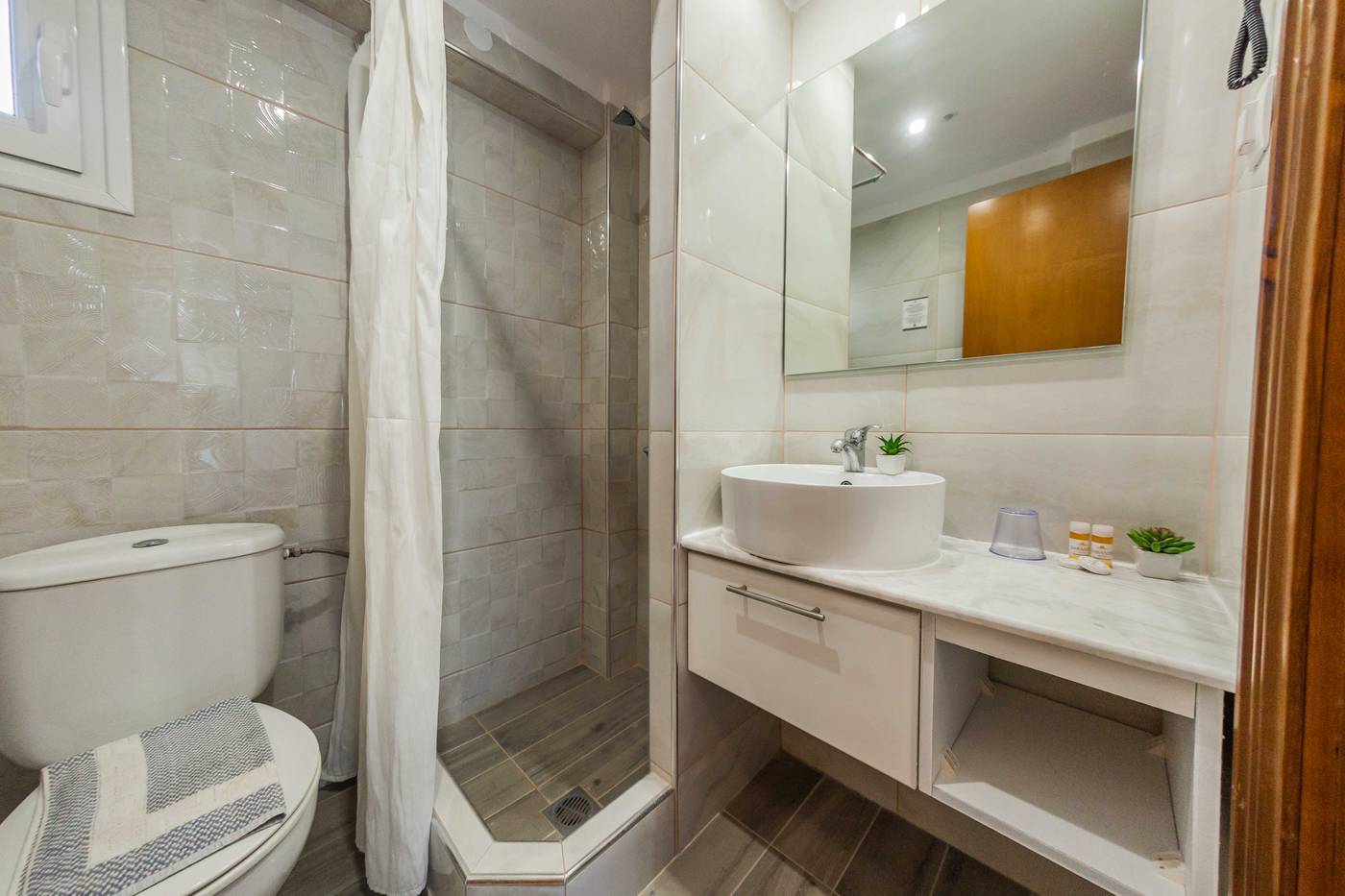 Sarantis-Hotel-Room-21