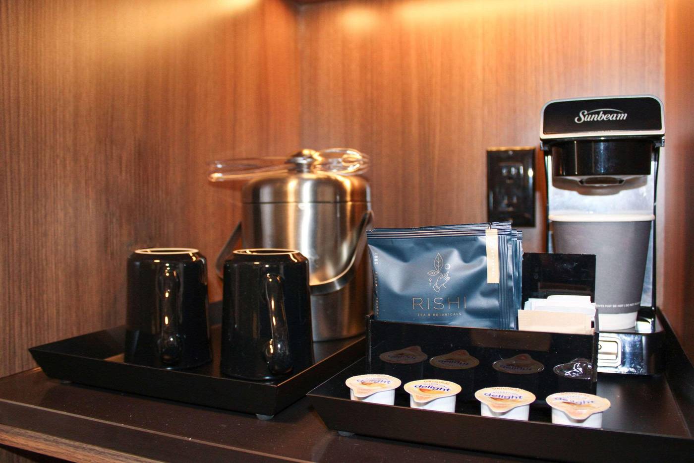 Radisson-Blu-Vancouver-Airport-Room-17