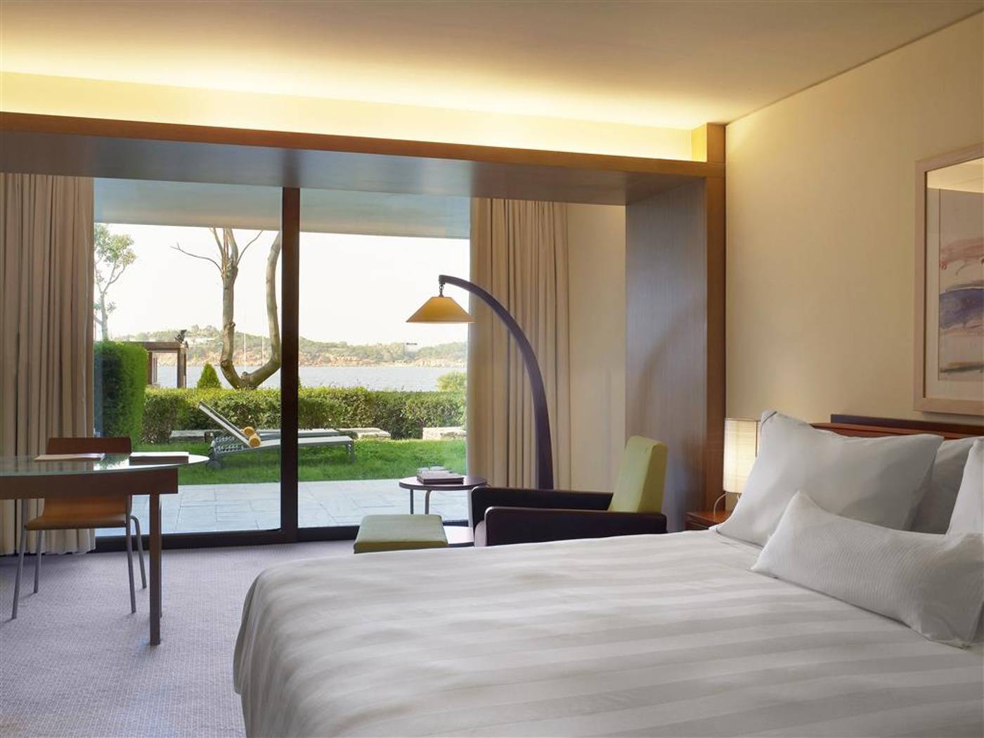 The-Westin-Athens-Room-20