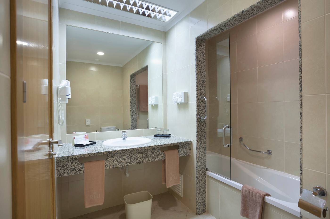 3HB-Guarana---Room-23