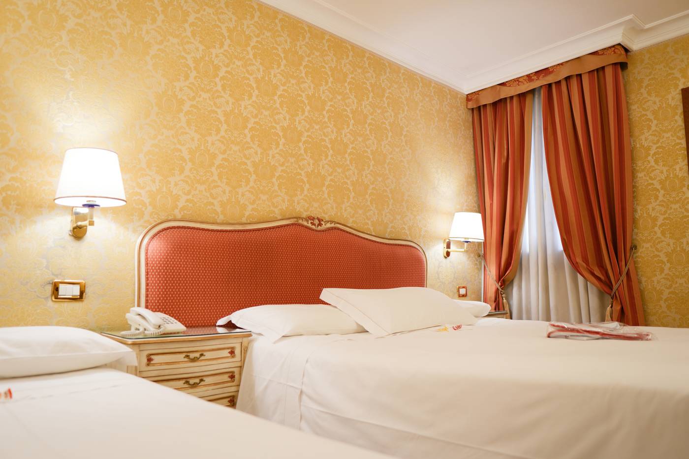 Hotel-Antiche-Figure-Room-35