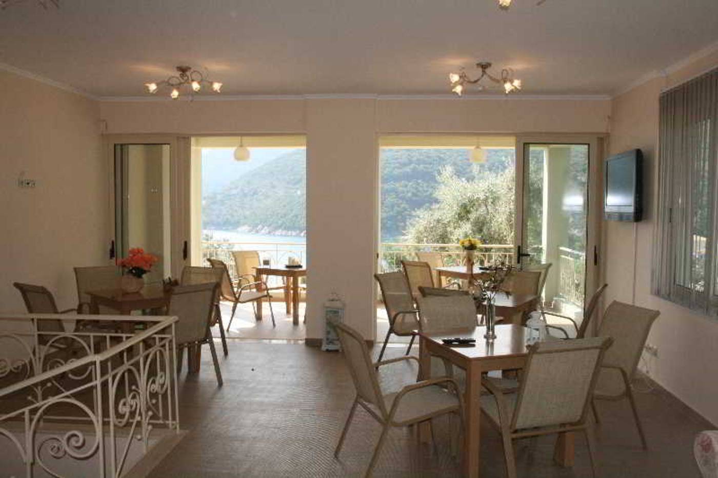 Rouda-Village-Restaurant-8