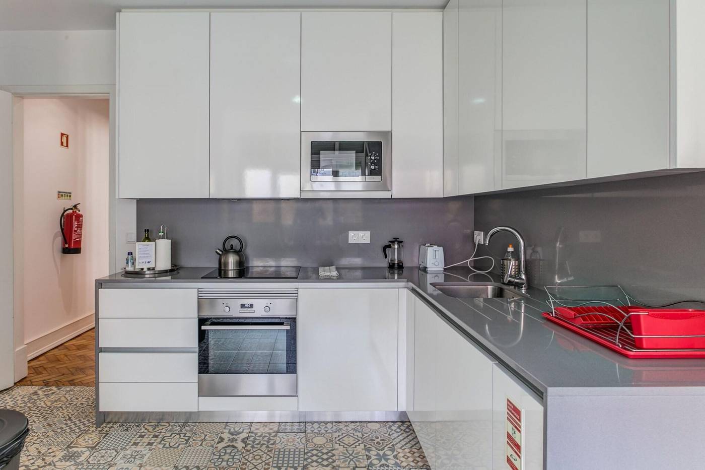 Home-Out-Rooms---Apartments-Room-90