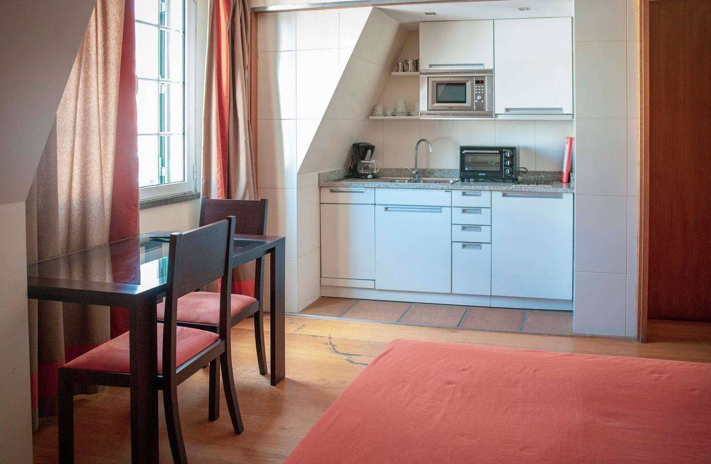 Apartamentos-Turisticos-Atlantida-Room-10