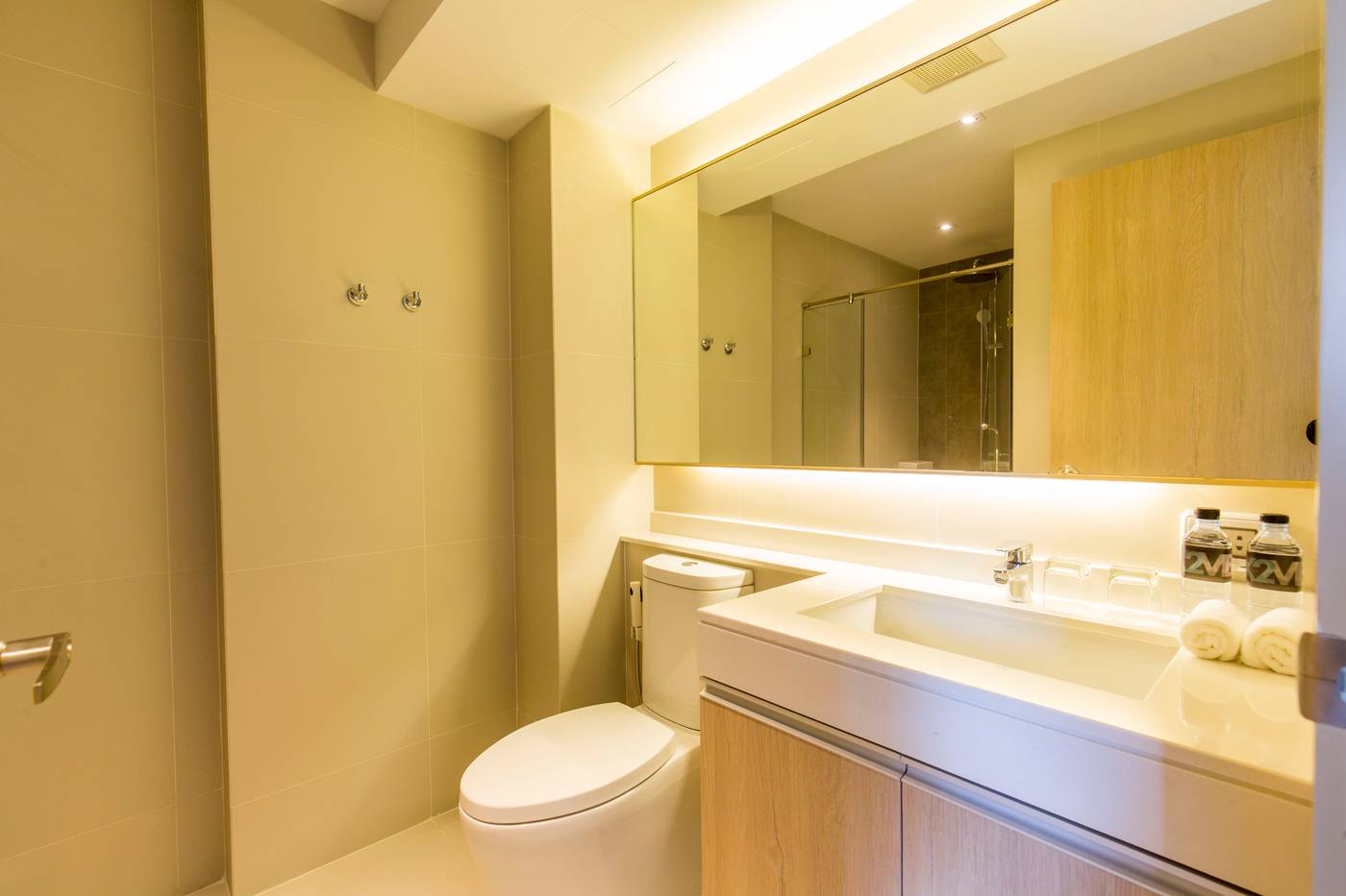 Cross-Vibe-Bangkok-Sukhumvit-Room-53