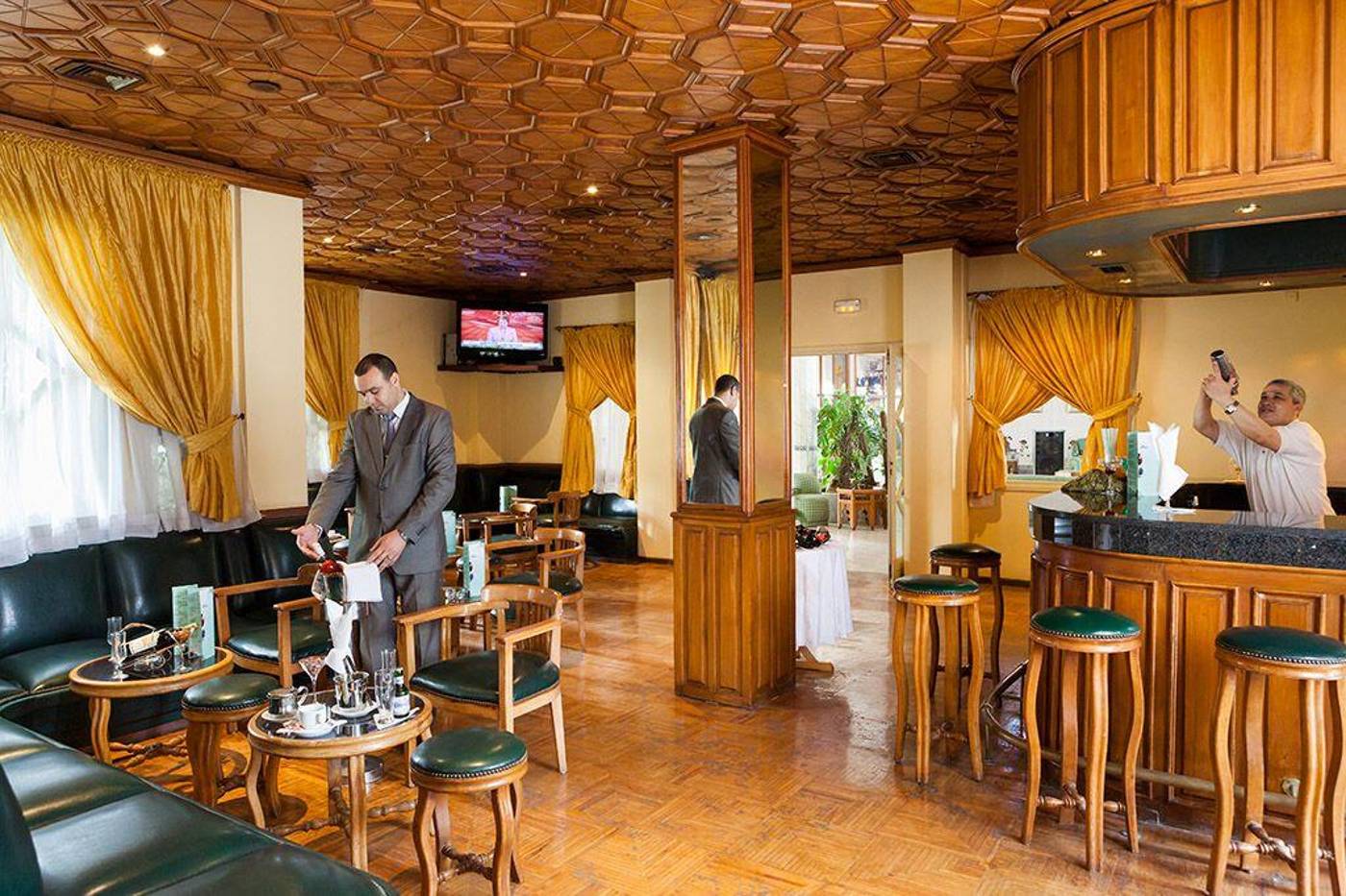 Le-Tivoli-Hotel-Bar-30