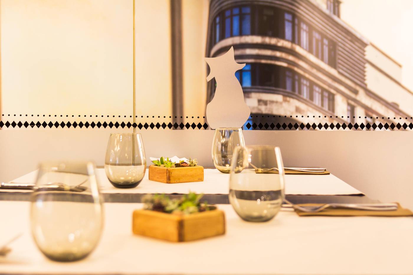 Hotel-Indigo-Madrid---Gran-Via-Restaurant-26