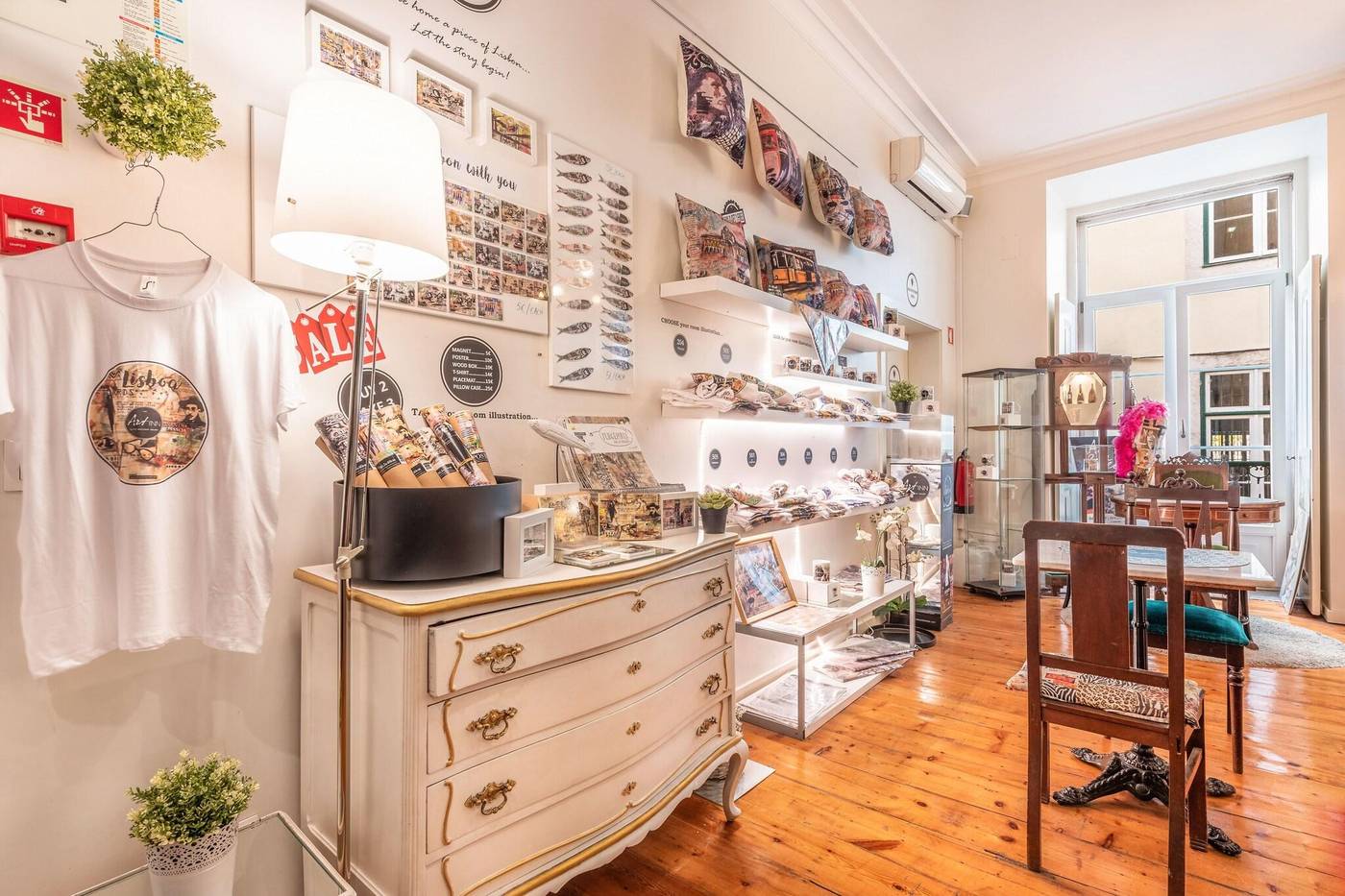 The-Art-Inn-Lisbon-Lobby-12