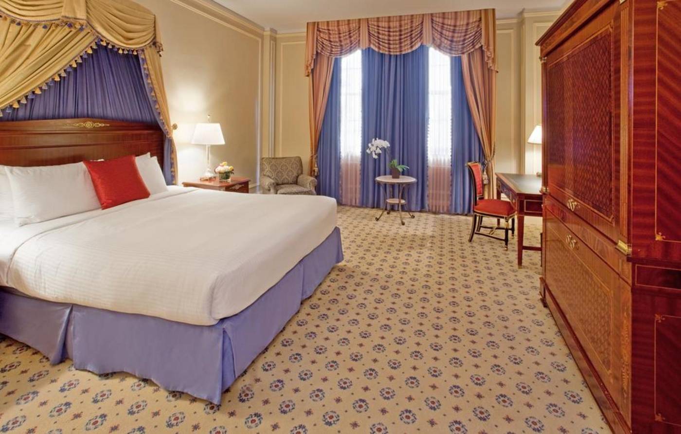 Millennium-Biltmore-Hotel-Los-Angeles-Room-15
