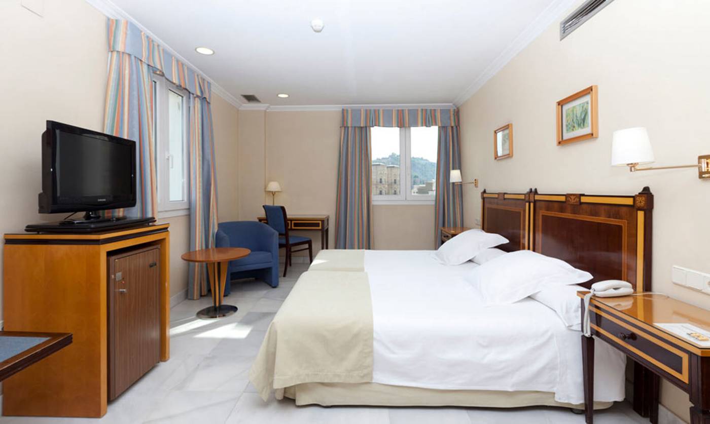 Don-Curro-Room-9