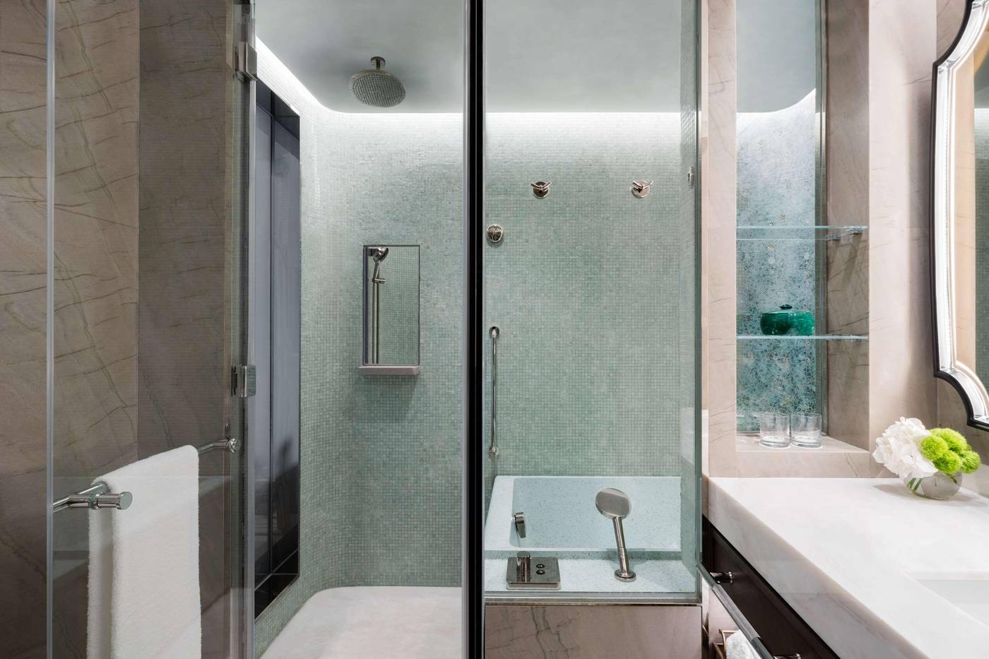 Island-Shangri-La-Hong-Kong-Room-51