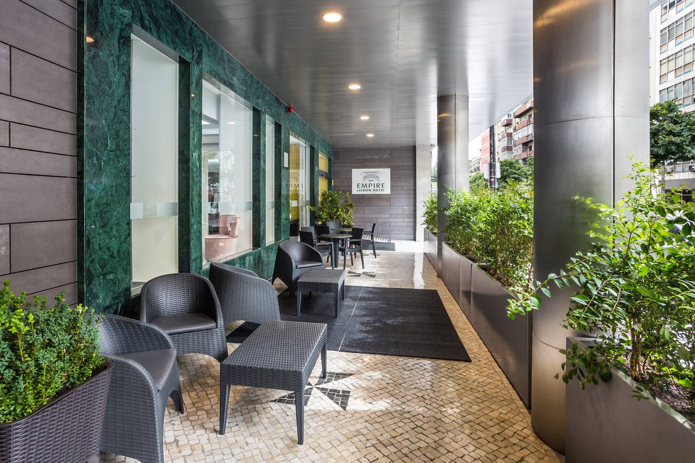Empire-Lisbon-Hotel-Terrace-3