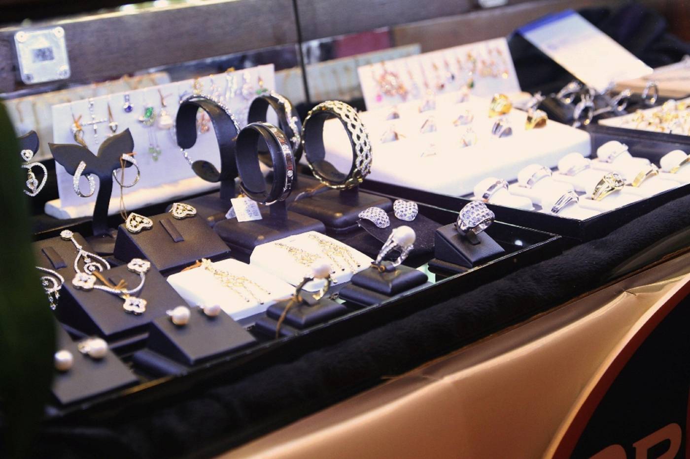 Holiday-Inn-Bangkok-Silom-General-view-68