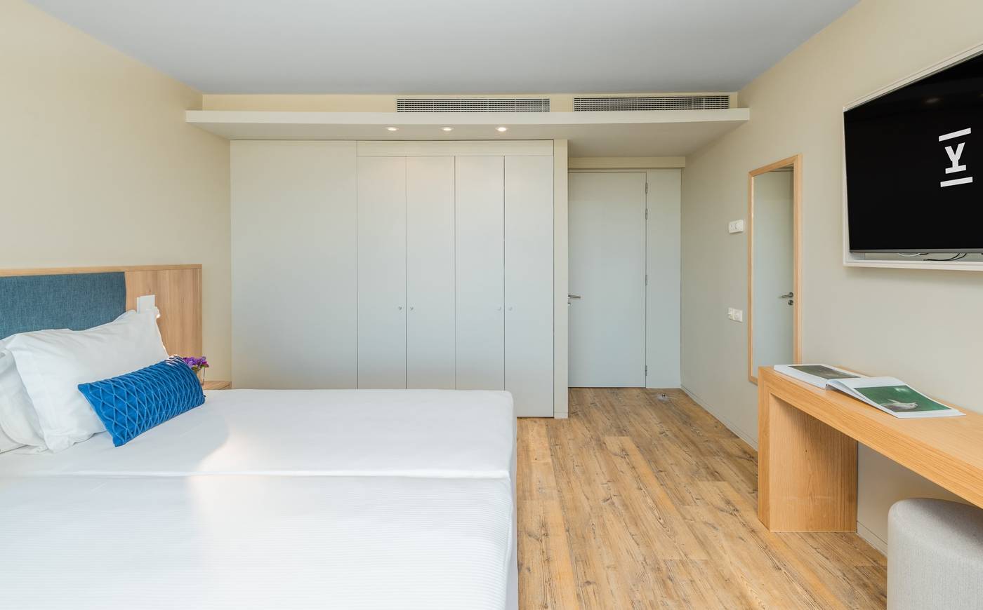 The-Editory-By-The-Sea-Troia-Hotel-Room-21