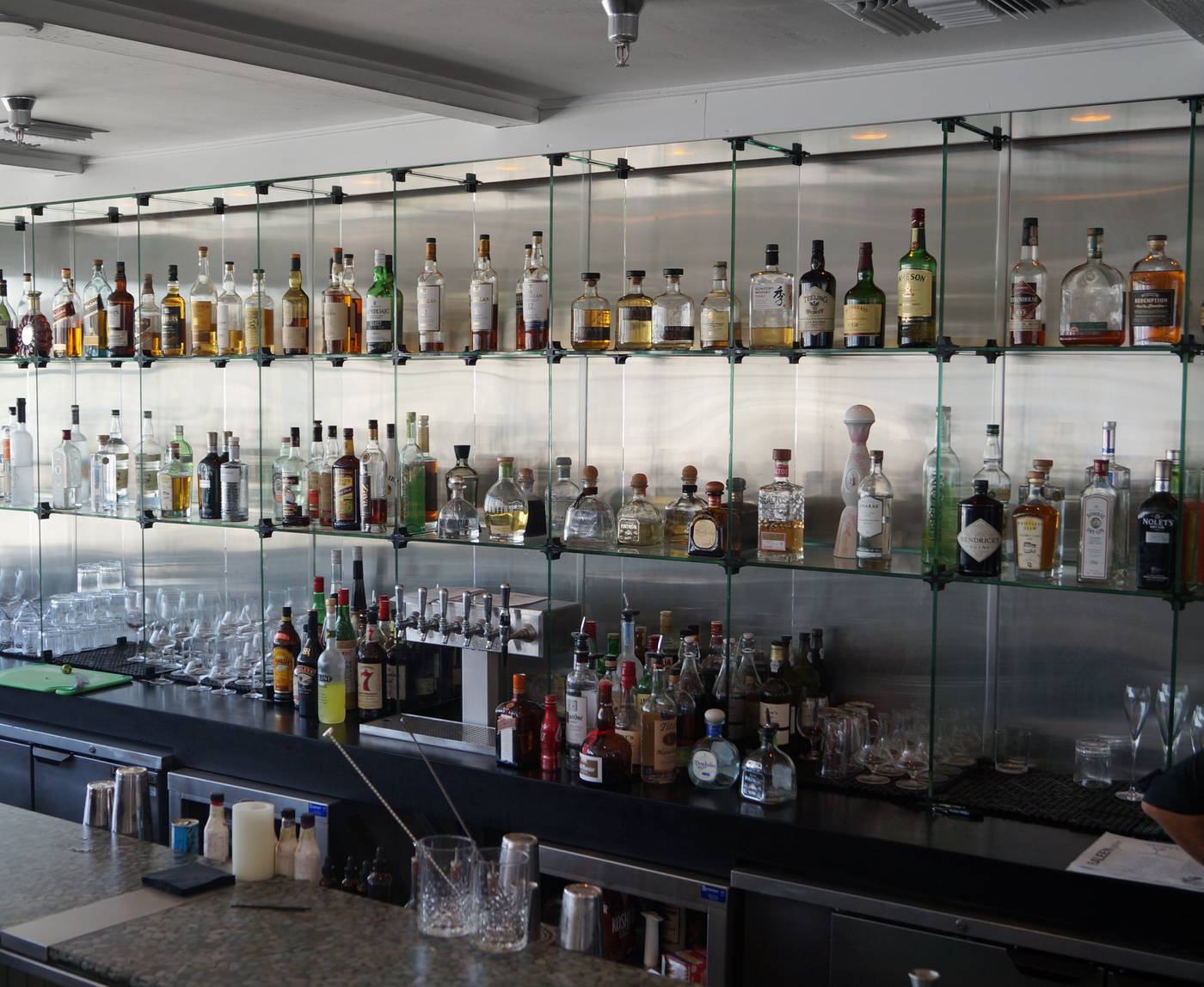 The-Portofino-Hotel---Marina-Bar-28