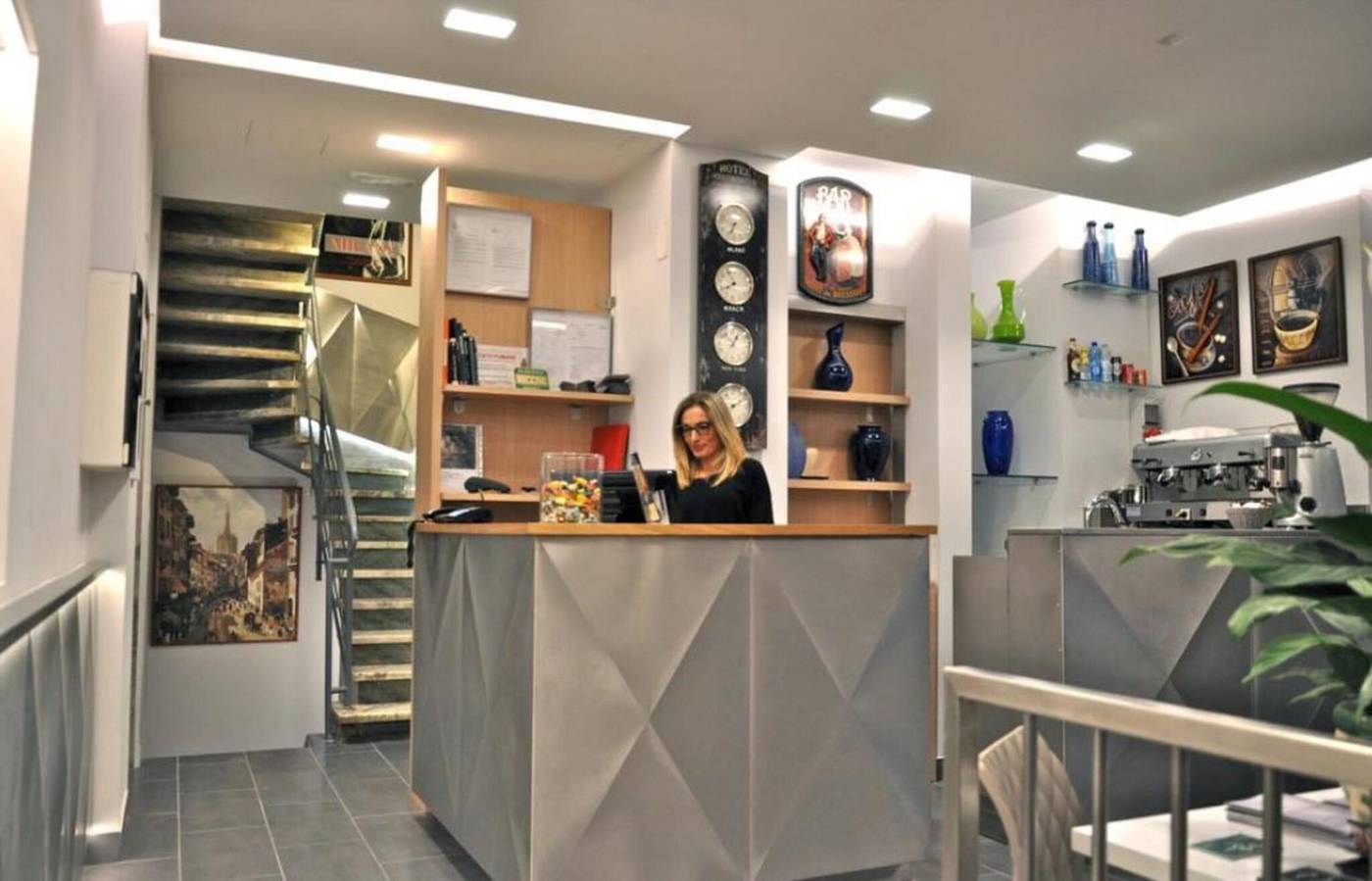 Hotel-Dover-Lobby-15