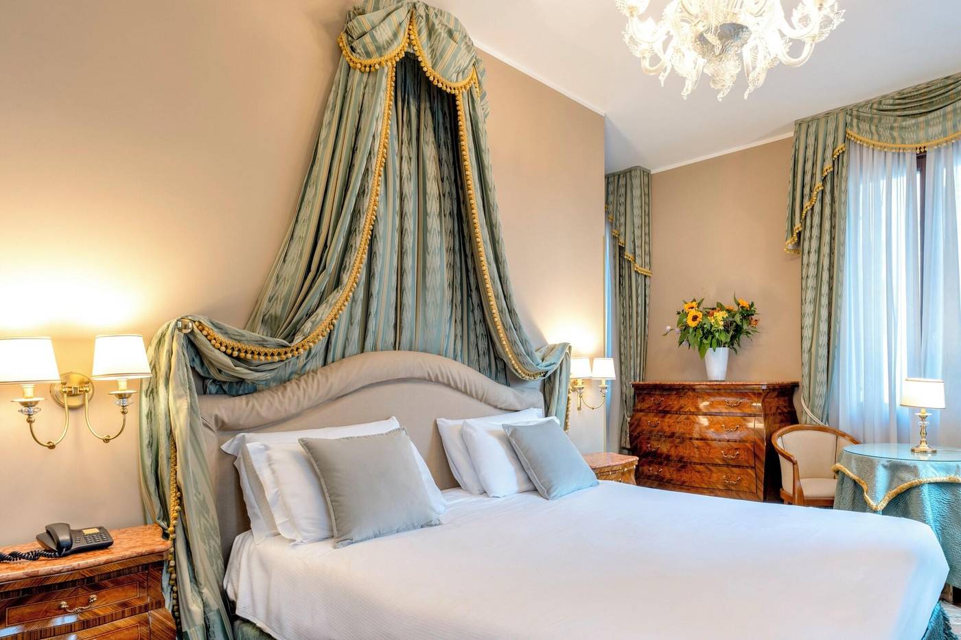 Al-Ponte-Dei-Sospiri-Junior-Suites-Room-8