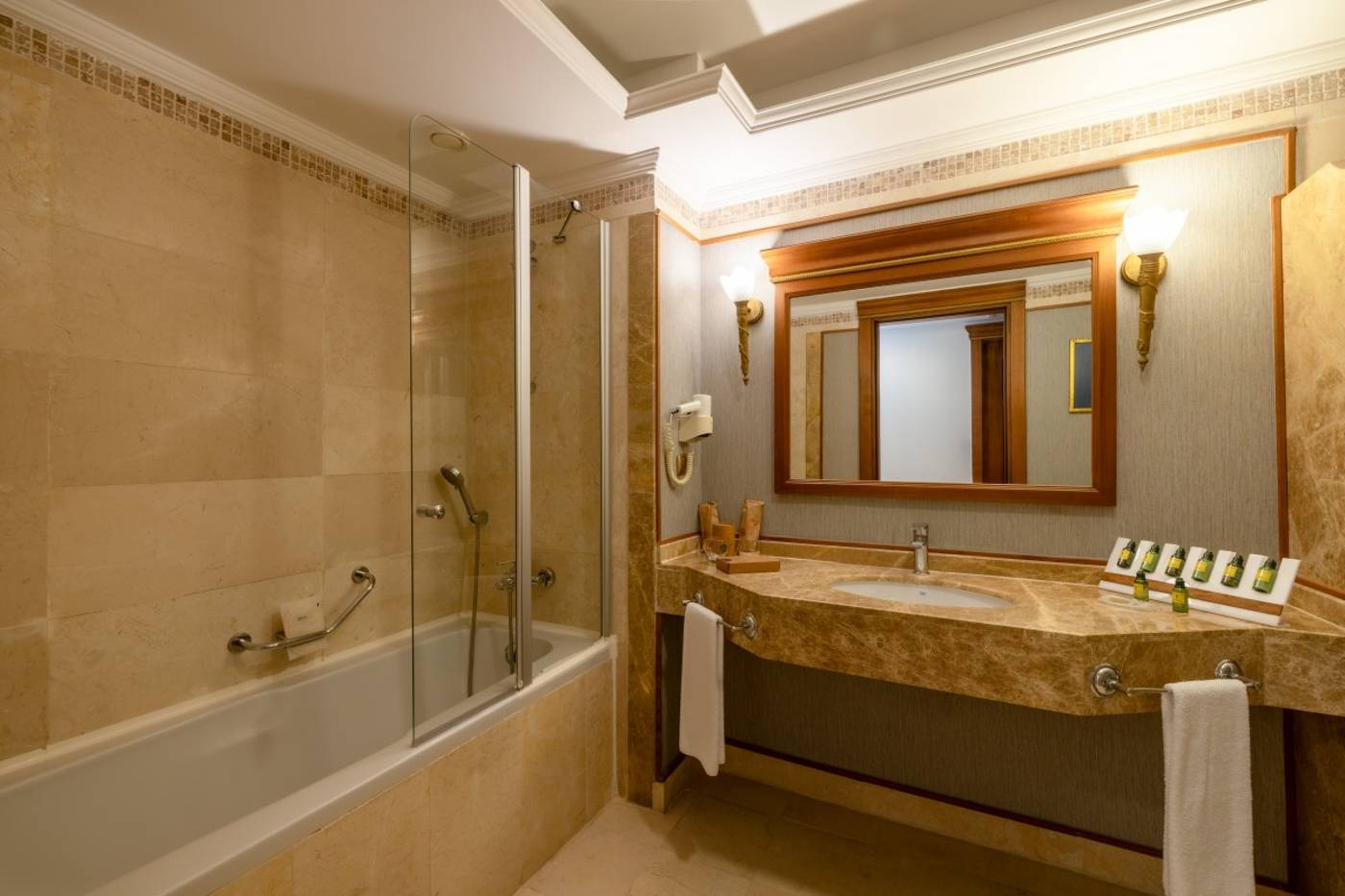 Nirvana-Dolce-Vita-Room-28