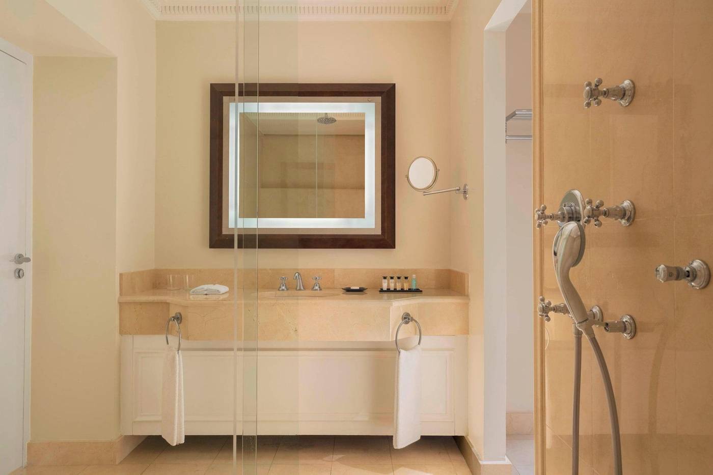 The-Westin-Paris-Room-46