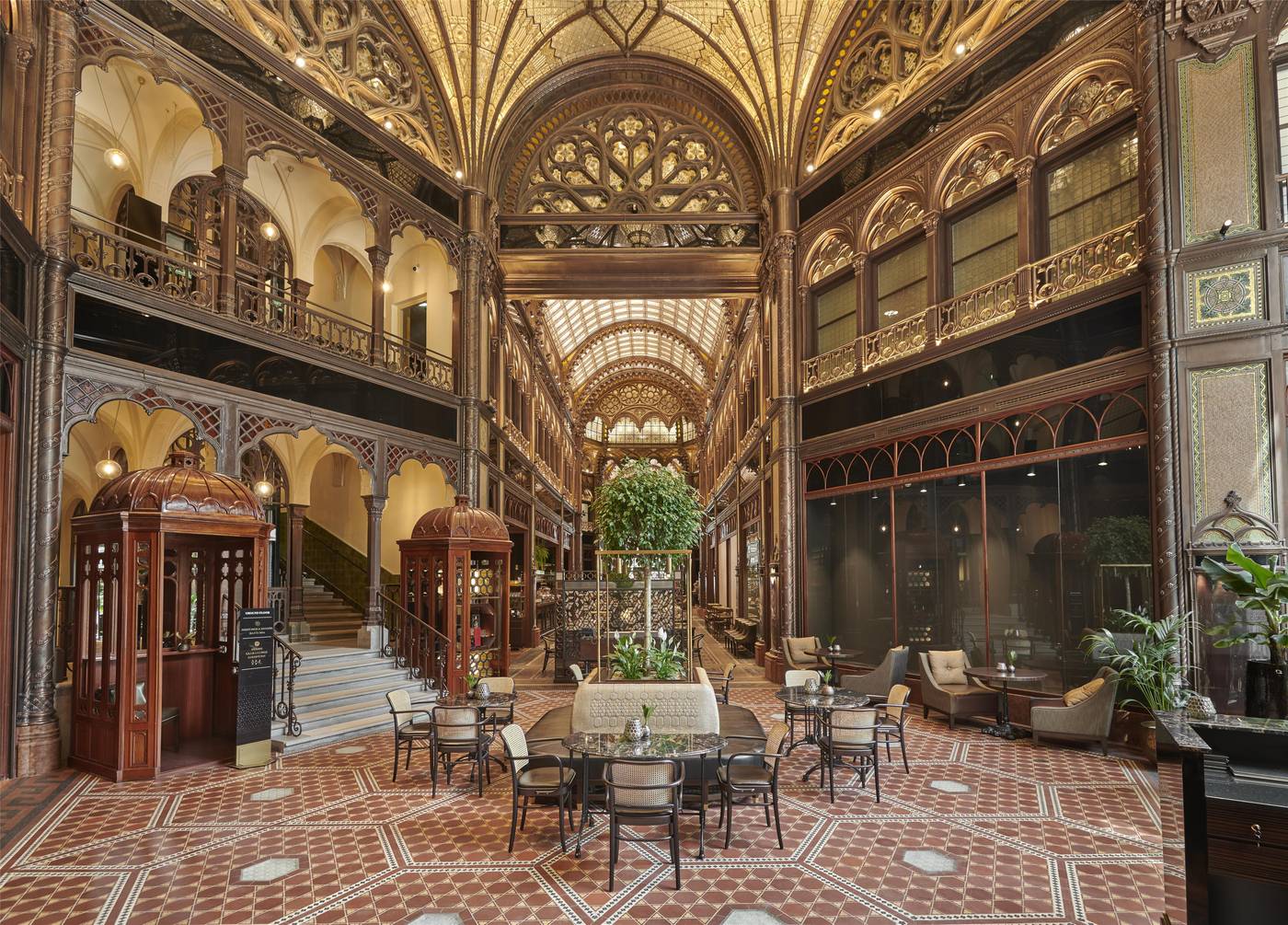 P-risi-Udvar-Hotel-Budapest--part-of-Hyatt-Restaurant-2