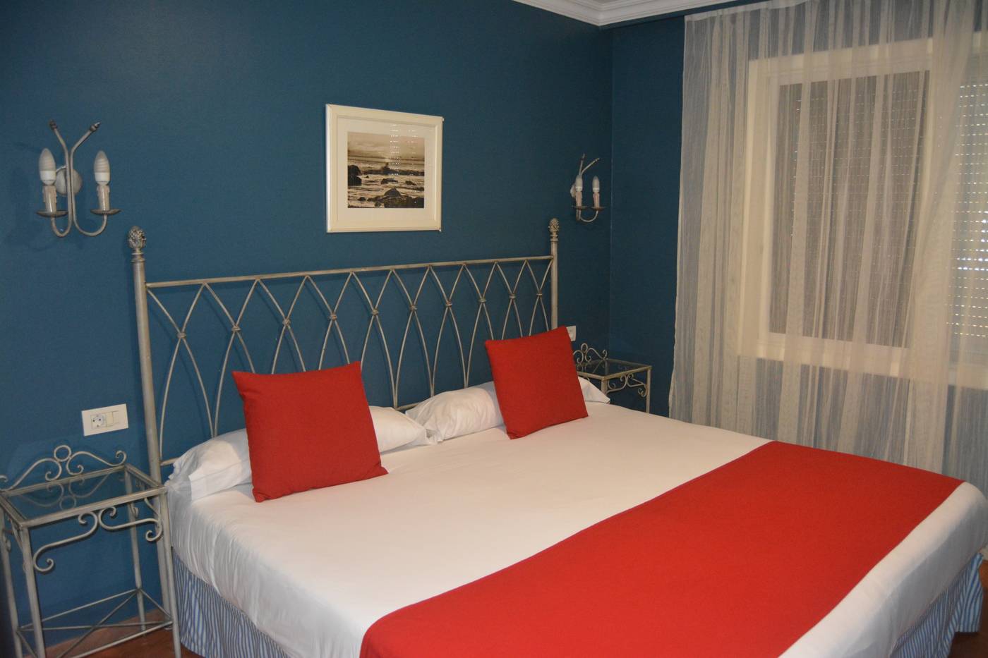 Hotel-Spa-La-Quinta-Park-Suites-Room-9