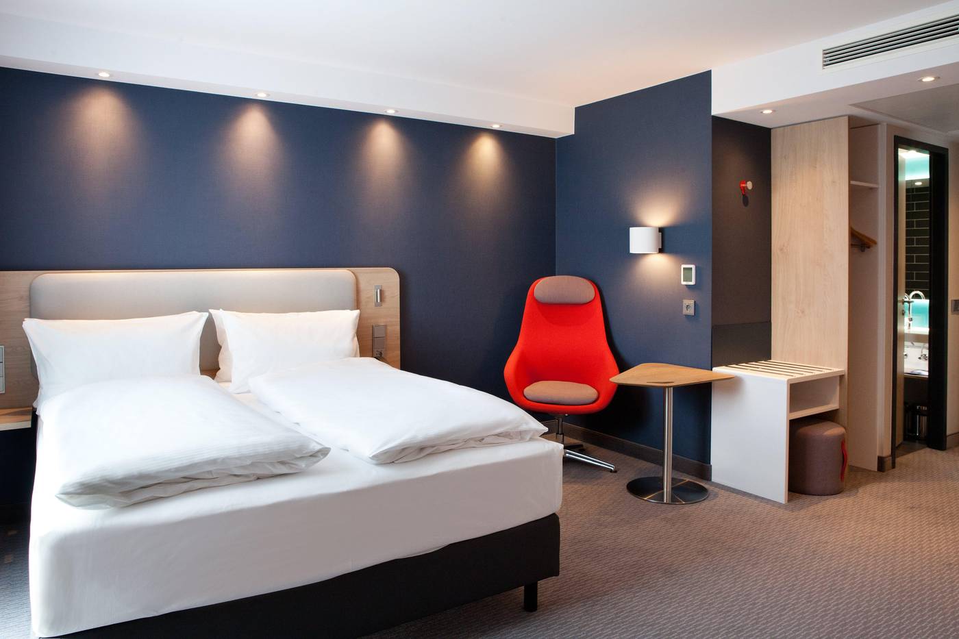 Holiday-Inn-Express-Munich---Olympiapark-Room-11