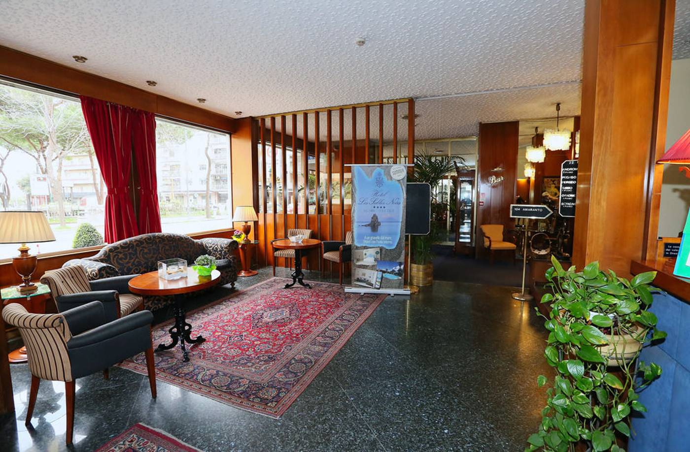 Royal-Palace-Lobby-27