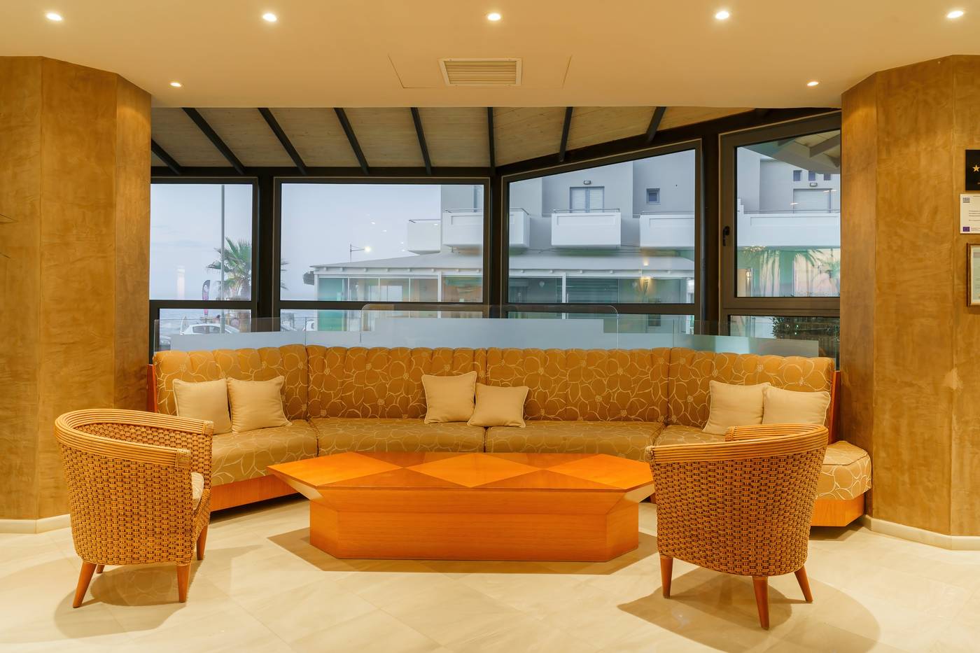 Sentido-Pearl-Beach-Lobby-23