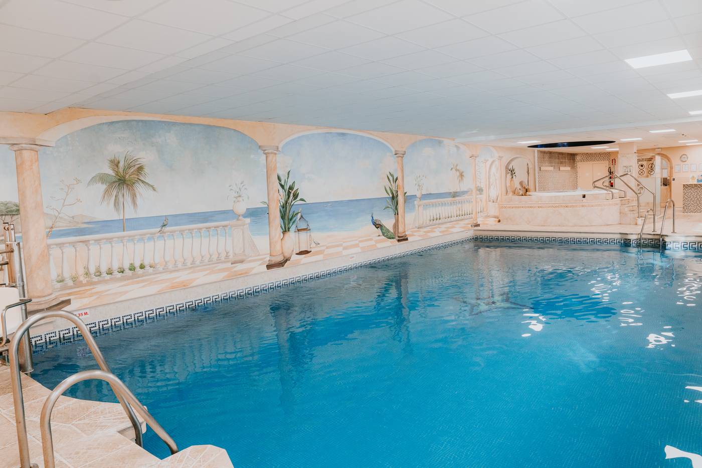 Crown-Resorts-Pool-57