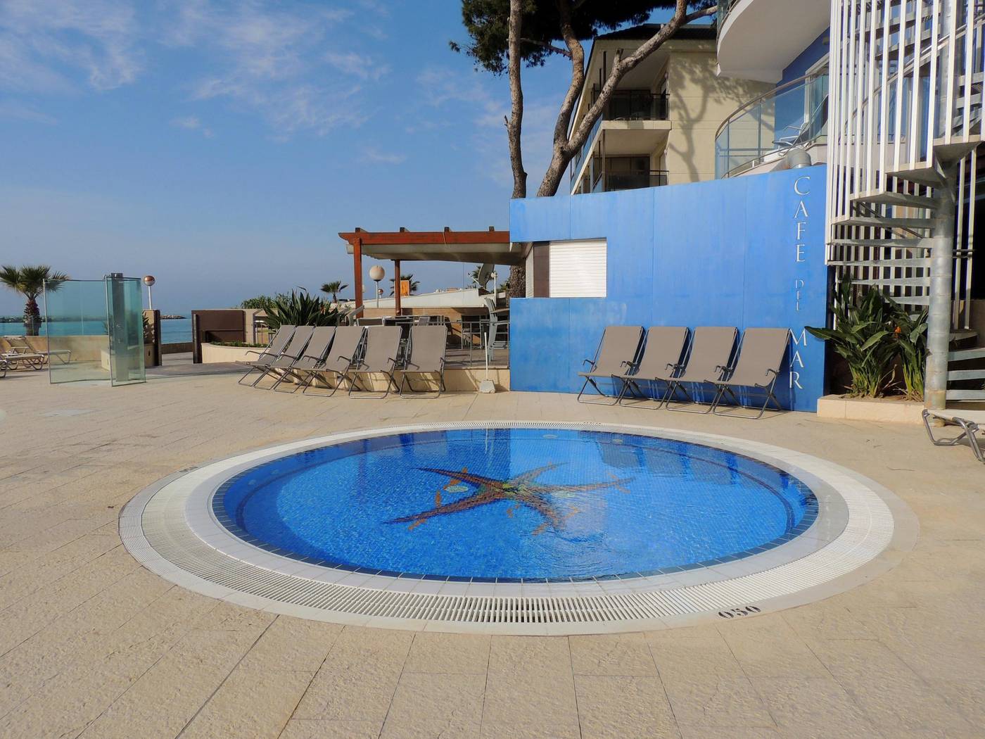 Augustus-Hotel-Pool-11