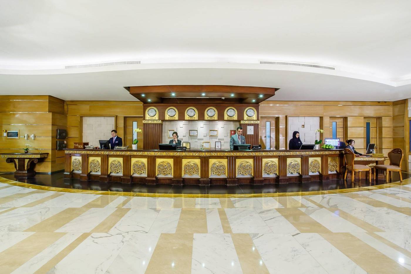 Grand-Excelsior-Bur-Dubai-Lobby-46