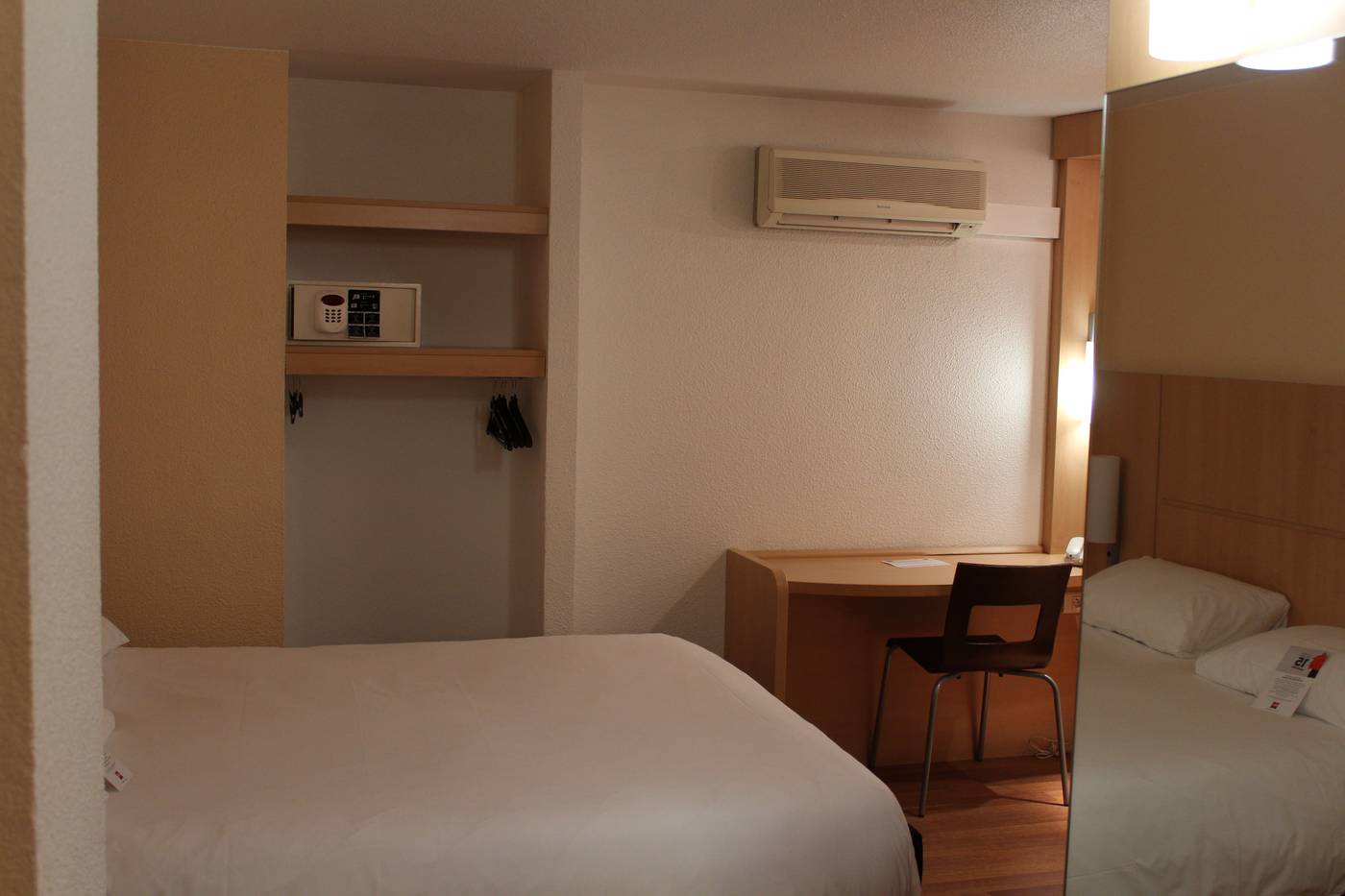 ibis-Nice-Centre-Gare-Room-39