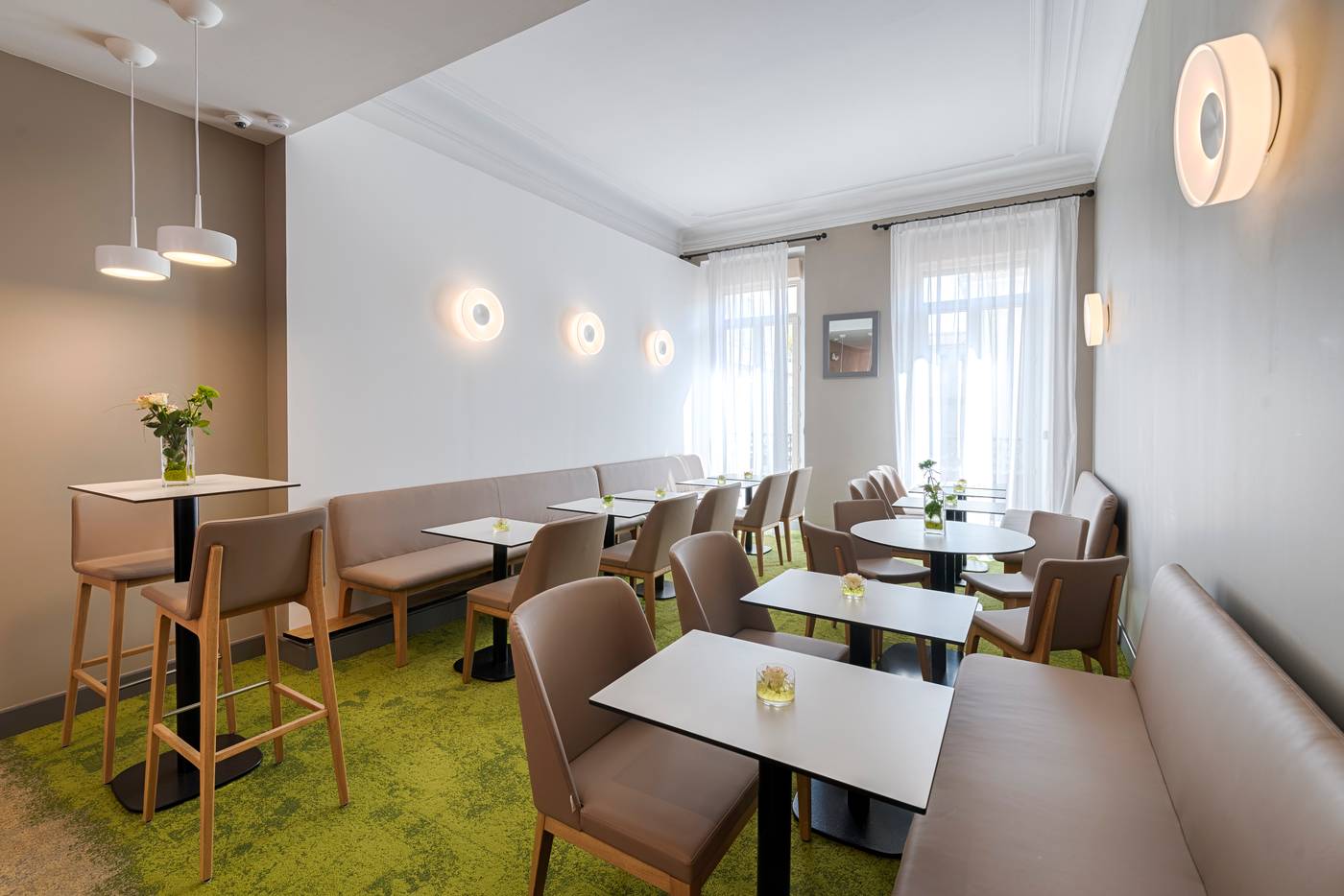 La-Villa-Tosca-Lobby-34