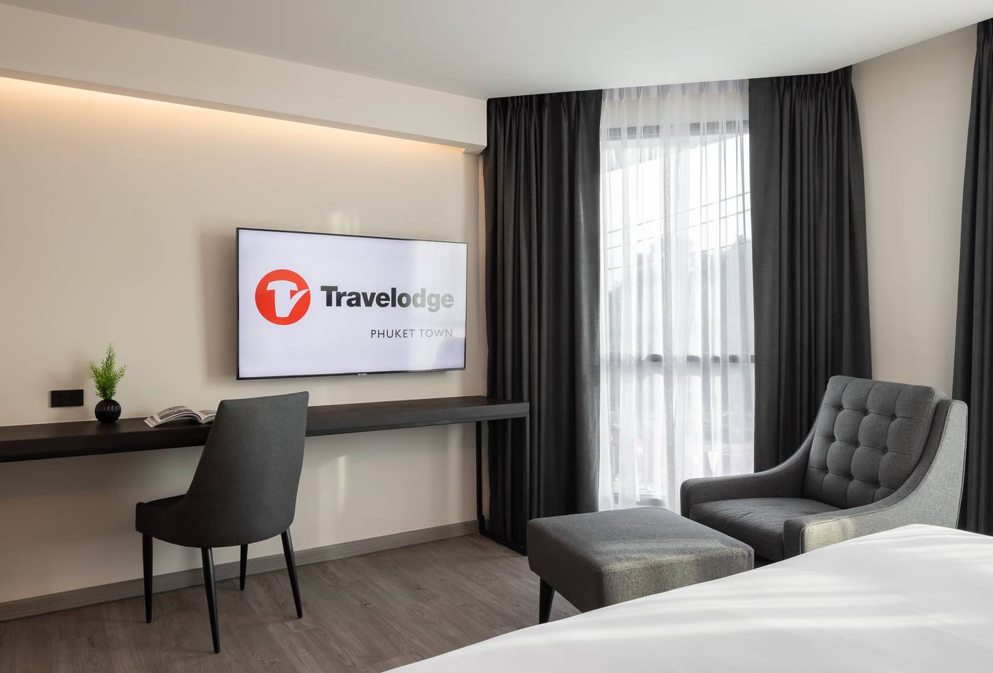 TRAVELODGE-PHUKET-TOWN-Room-12