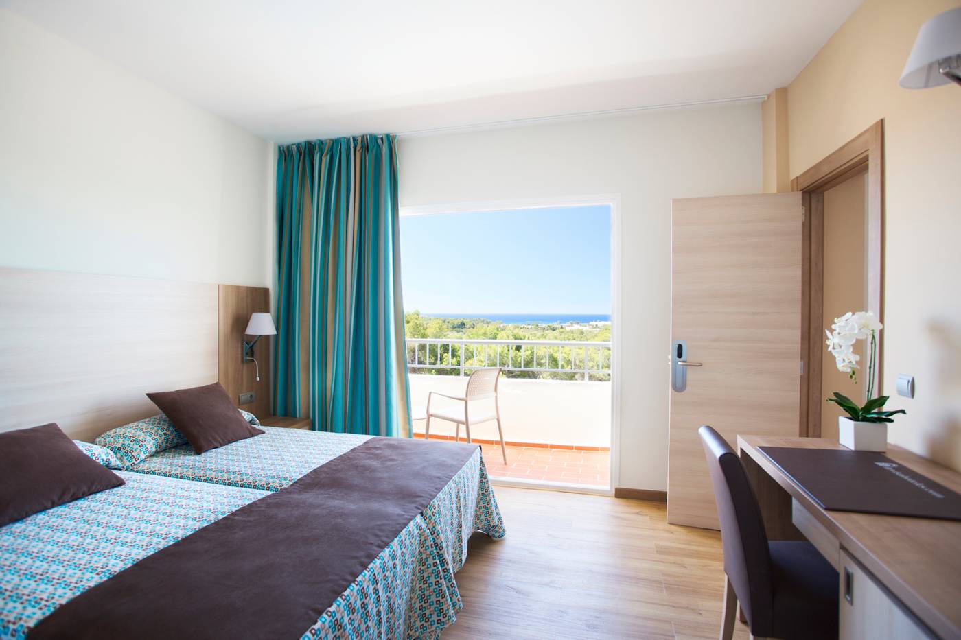 Invisa-Hotel-Ereso-Room-7